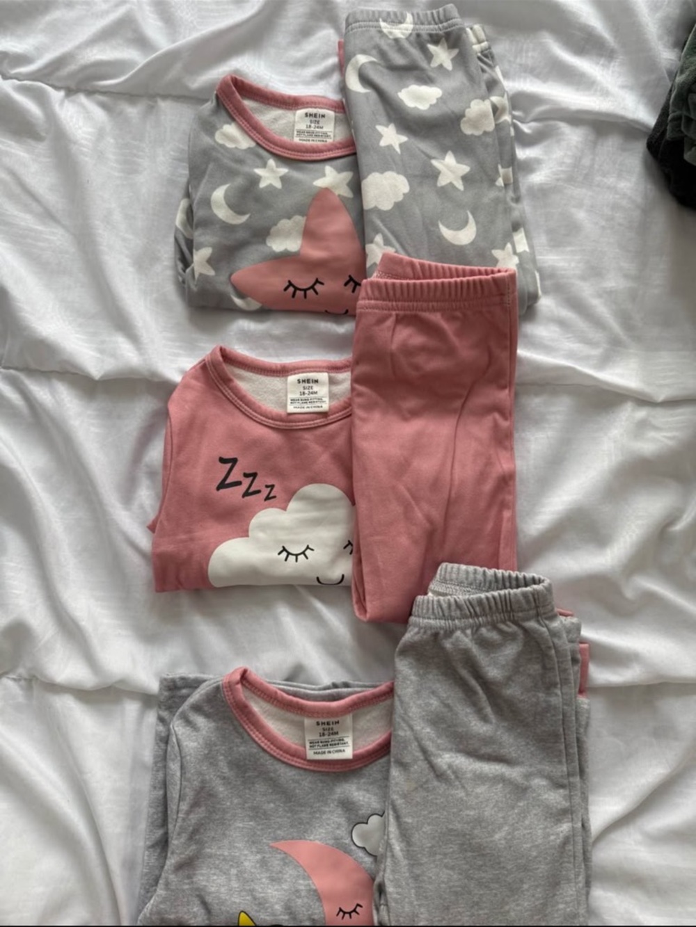 Pyjamas set (3)